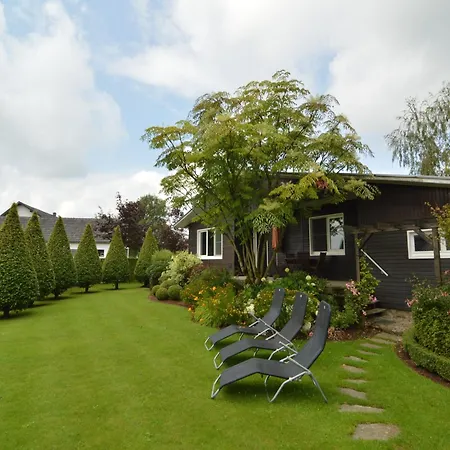 Cozy With Pond, Chalé