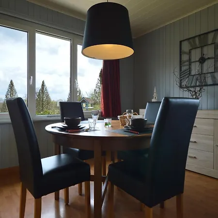 Chalé Cozy With Pond, Malmedy